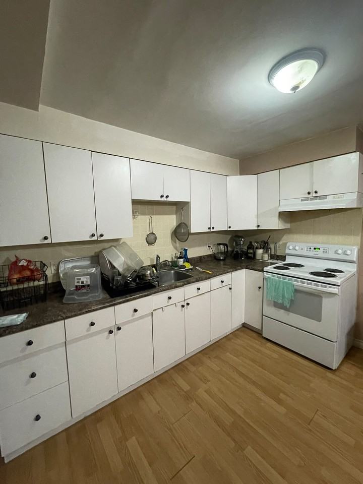 267 Mackie Pl - Photo 4 of 12