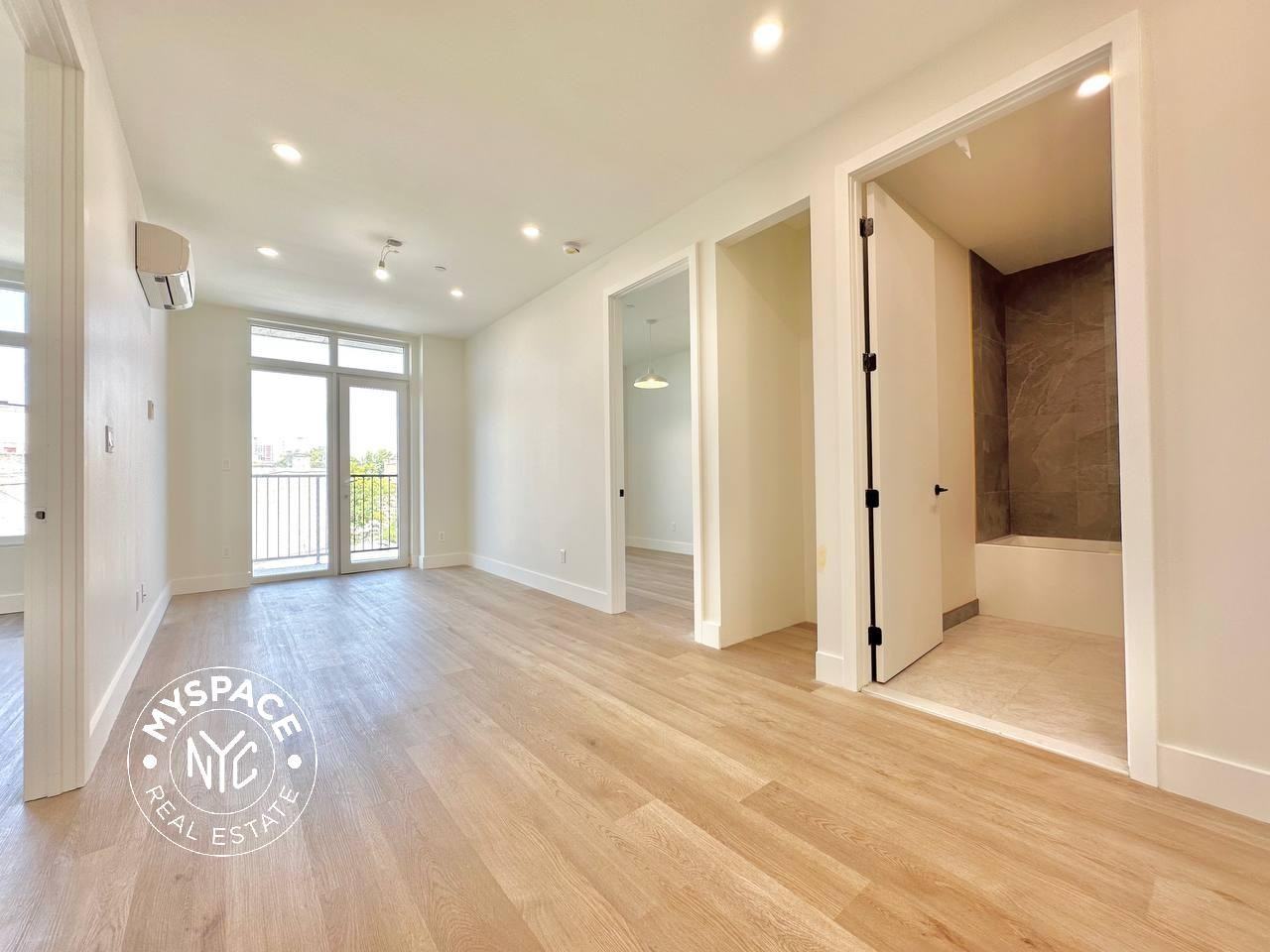 2716 21st St #4B - Photo 3 of 10