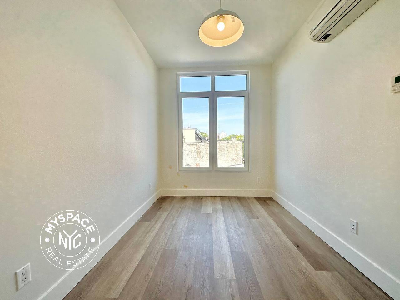 2716 21st St #4B - Photo 5 of 10