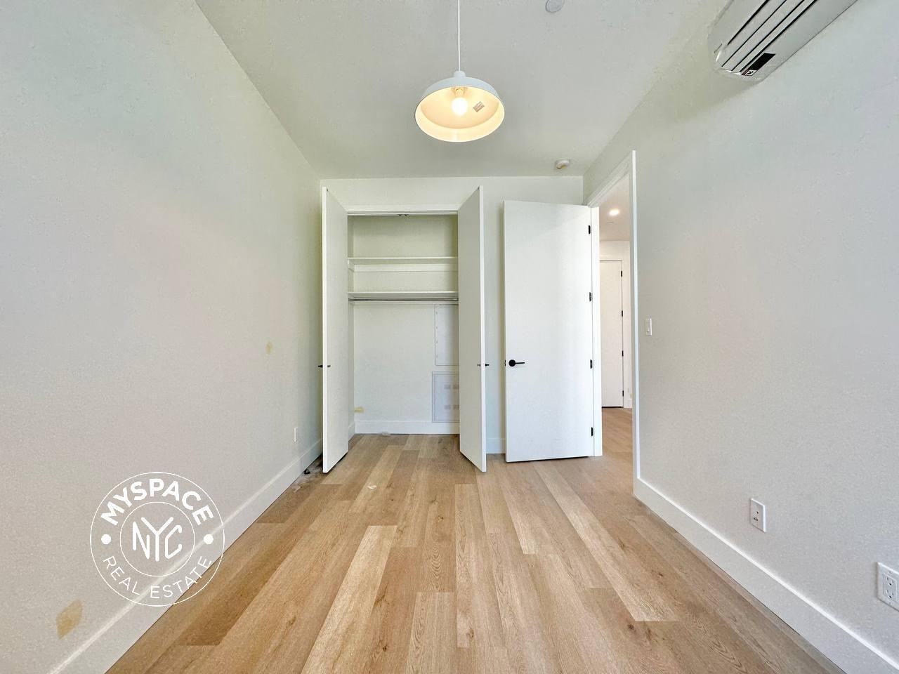 2716 21st St #4B - Photo 6 of 10