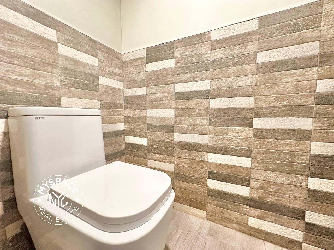 1689 Sterling Pl #1F - Photo 3 of 10