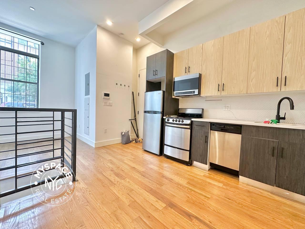 1689 Sterling Pl #1F - Photo 5 of 10