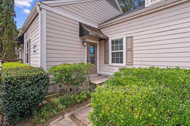 214 Maple St - Photo 7 of 33