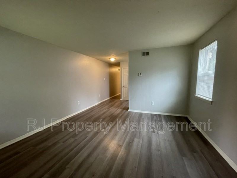 3479 Powell Ave - Photo 3 of 12