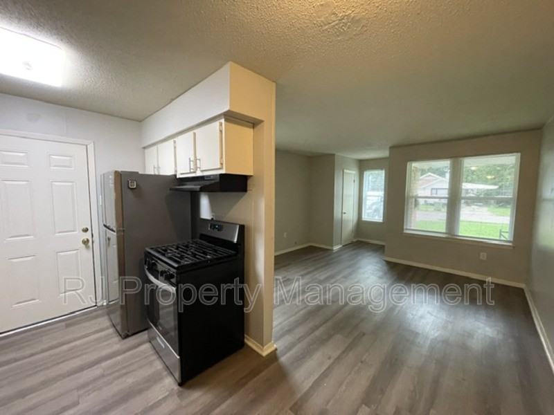 3479 Powell Ave - Photo 5 of 12