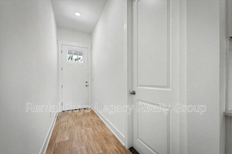 5423 Bramhall Rd - Photo 3 of 28