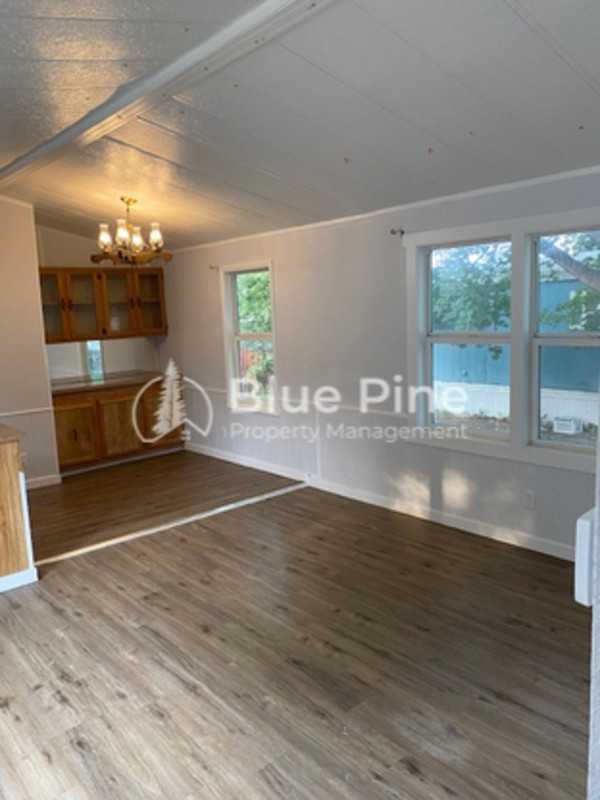 925 Wilson Ave #23 - Photo 2 of 11