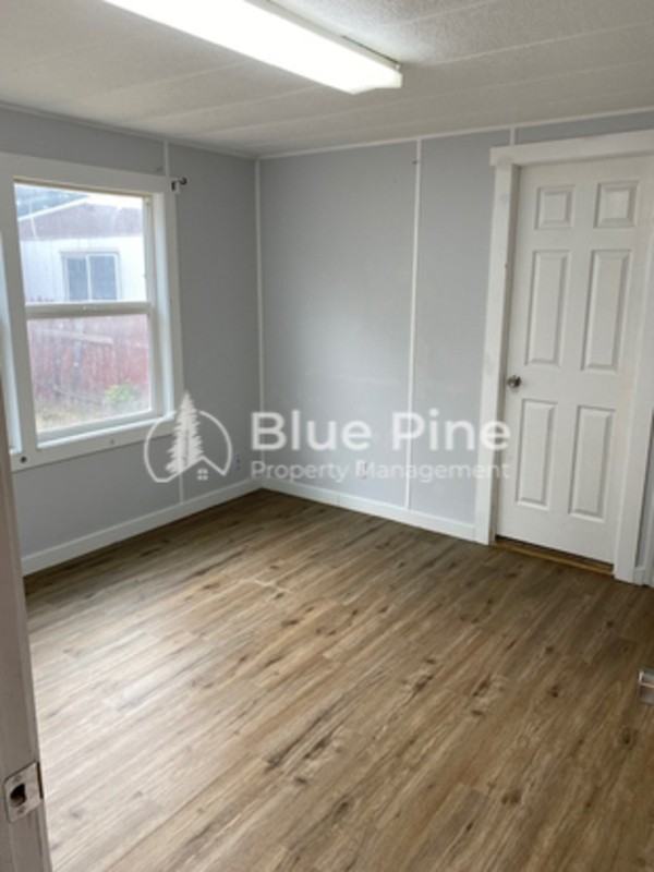 925 Wilson Ave #23 - Photo 3 of 11