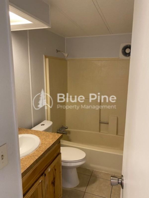925 Wilson Ave #23 - Photo 6 of 11