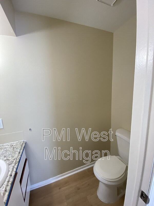 6081 In The Pines Dr Se - Photo 6 of 18
