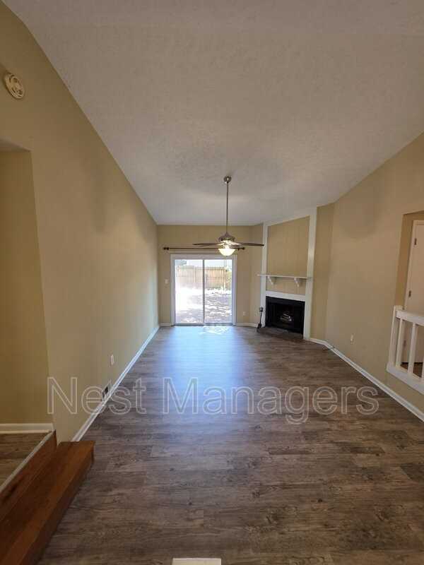 7172 Evanston St - Photo 7 of 21