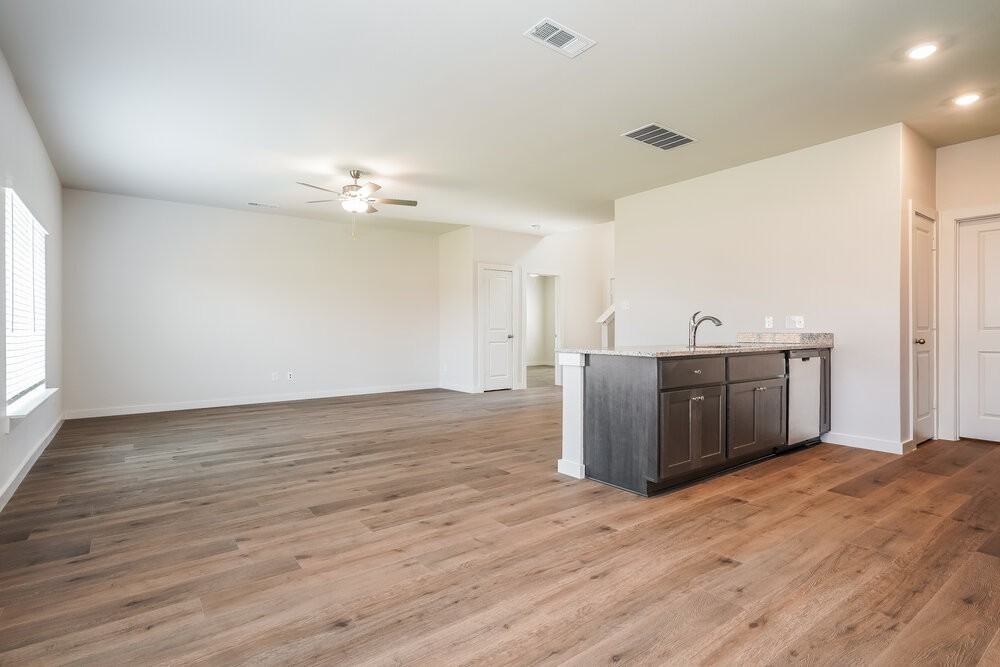 310 Patton Ln - Photo 6 of 17
