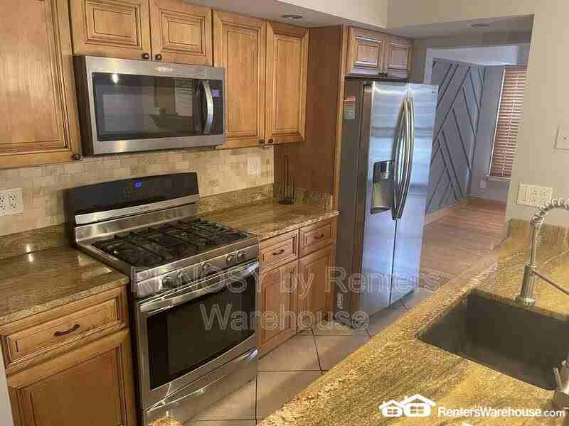 34 N Spring St - Photo 3 of 15