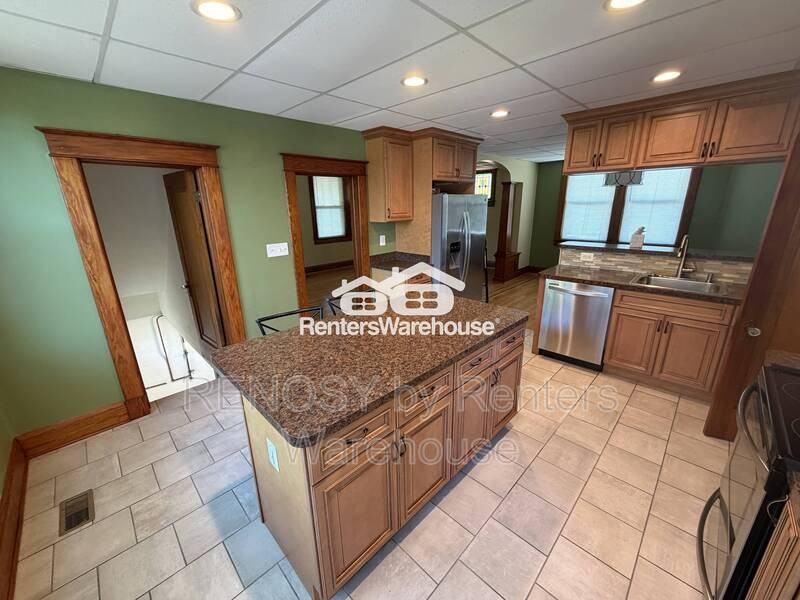 6015 Rossville Blvd - Photo 6 of 18