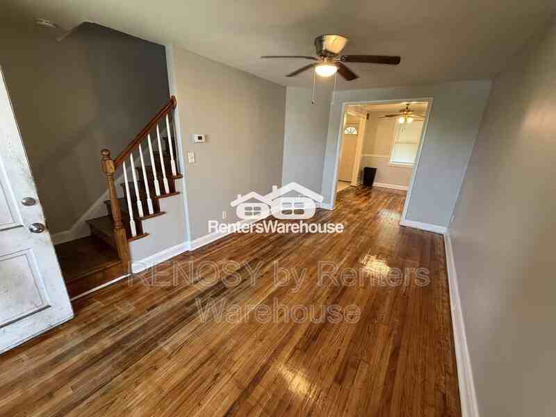 1038 Iris Ave - Photo 6 of 11