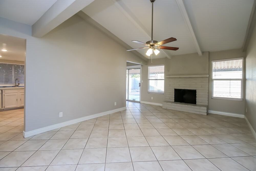 3060 E Emelita Ave - Photo 4 of 16