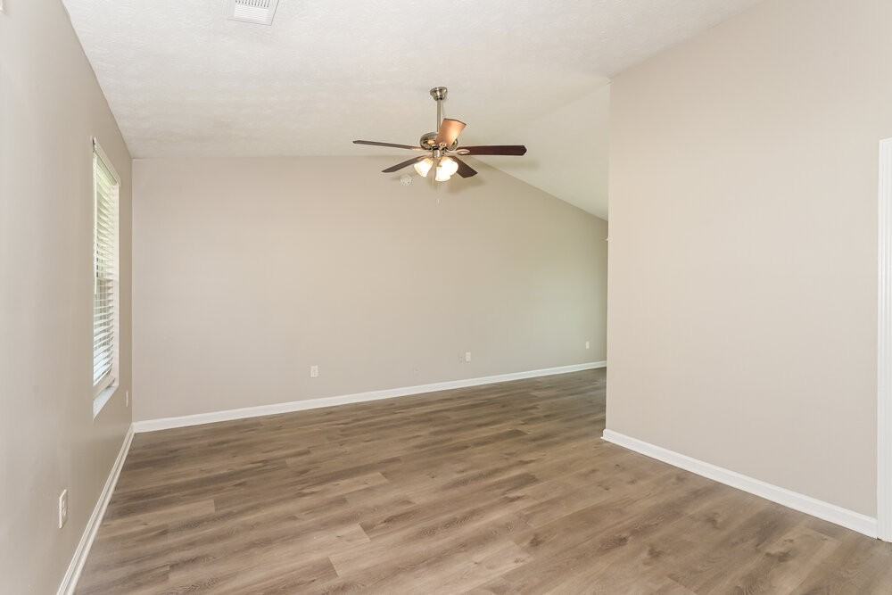6149 Raleigh Oaks Ct - Photo 5 of 17