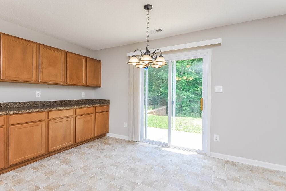 182 Brookhaven Dr - Photo 5 of 15