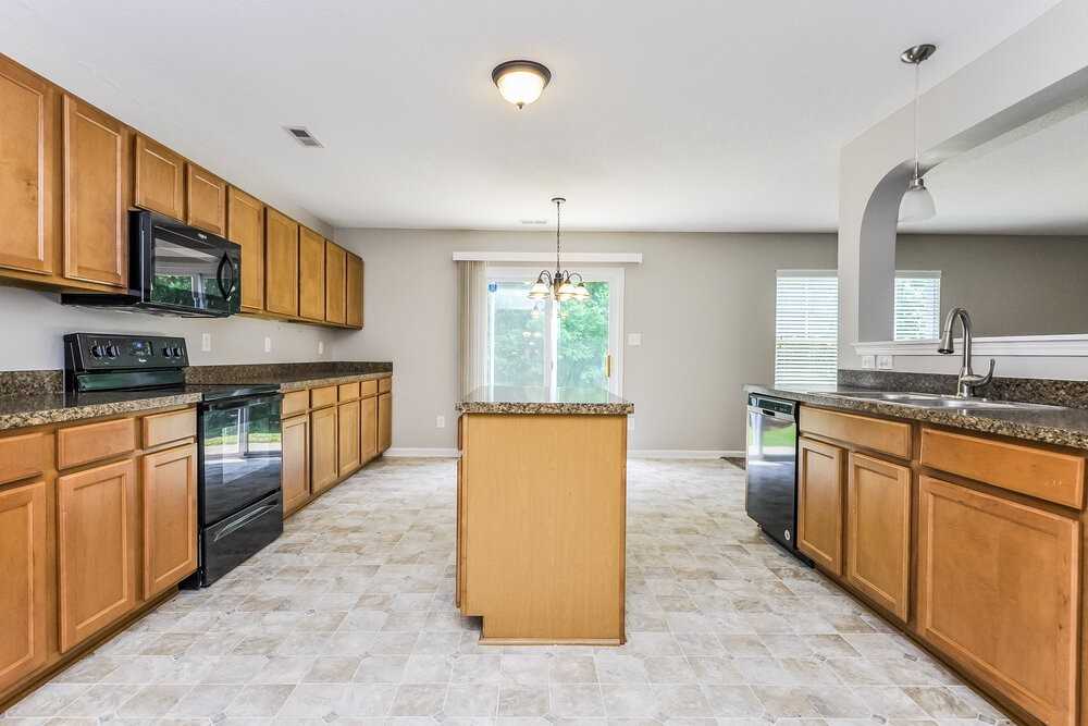 182 Brookhaven Dr - Photo 6 of 15