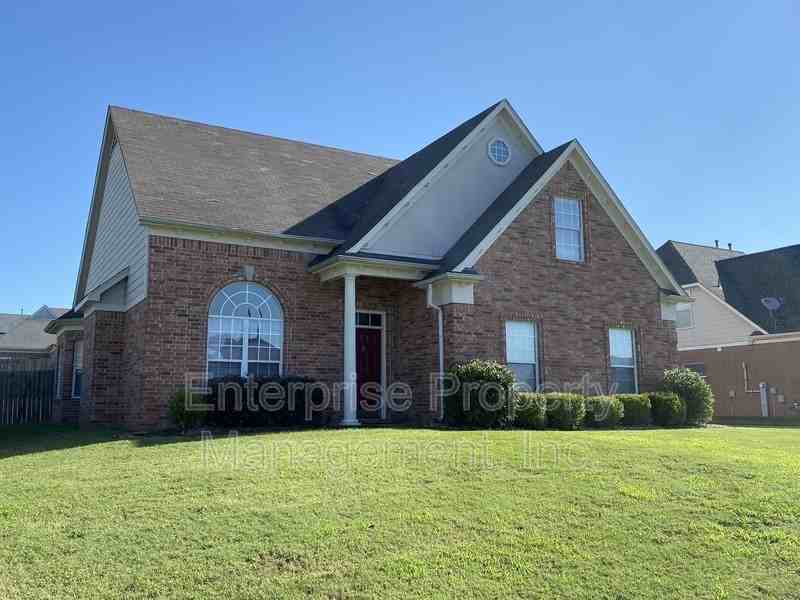 10204 Sutton Ridge Ln - Photo 2 of 23