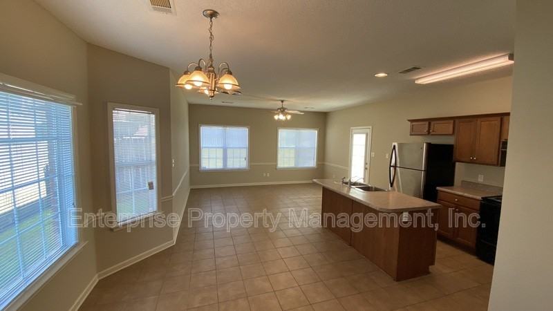 10204 Sutton Ridge Ln - Photo 6 of 23