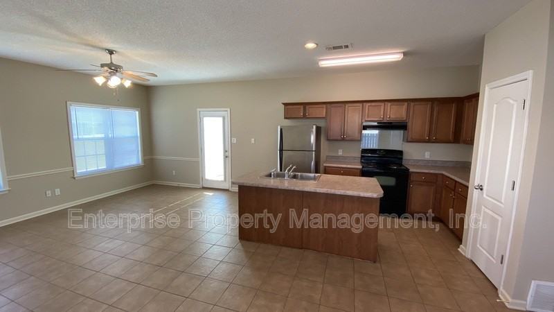 10204 Sutton Ridge Ln - Photo 7 of 23