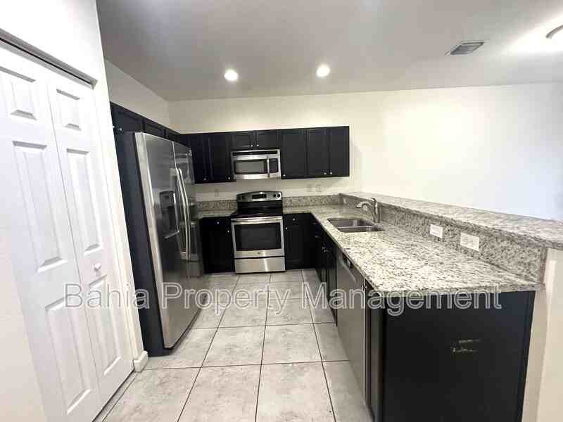 11544 Sw 151st Ave - Photo 2 of 19