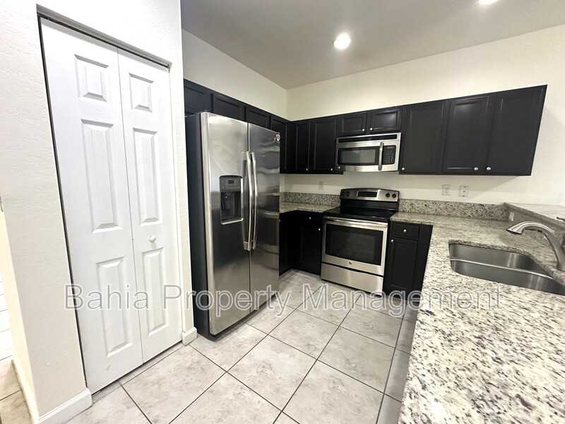 11544 Sw 151st Ave - Photo 3 of 19