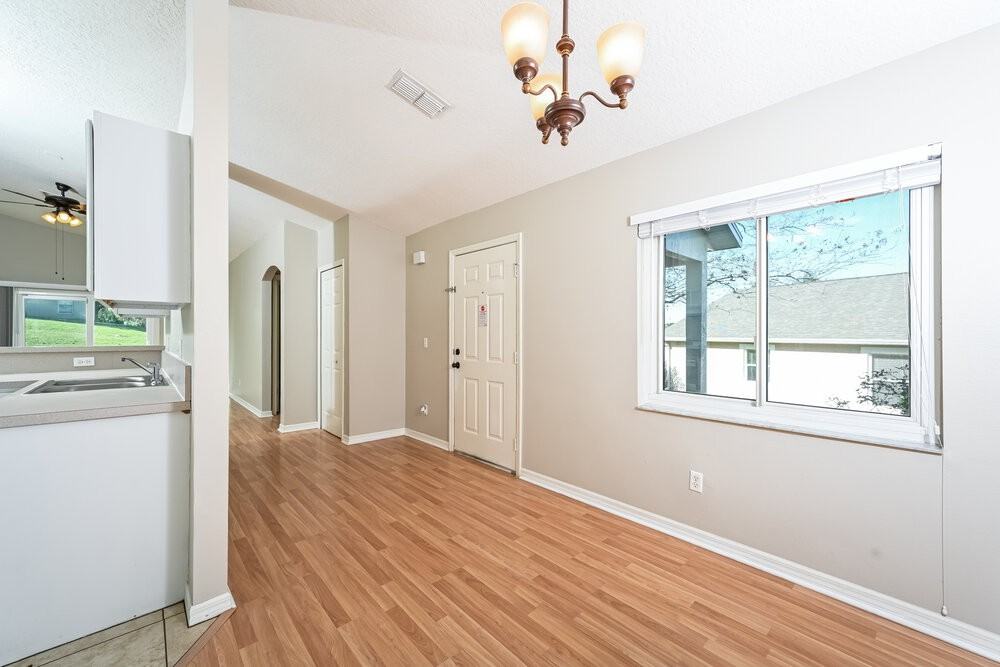 1323 Hillview Dr - Photo 5 of 15