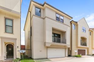 featured image of 7226 Laguna Villas