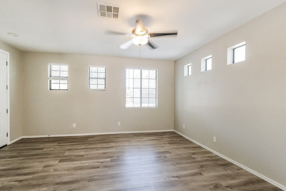 10317 W Monterosa Ave - Photo 5 of 17