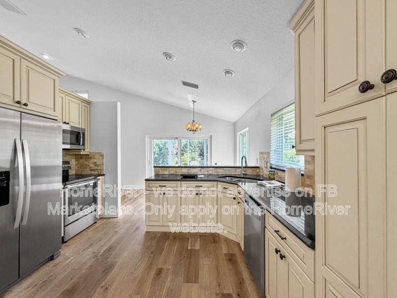6061 Hook Ln - Photo 4 of 22