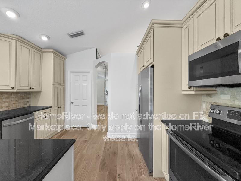 6061 Hook Ln - Photo 5 of 22