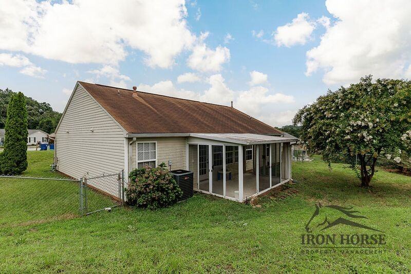 352 Shenandoah Cir - Photo 5 of 25