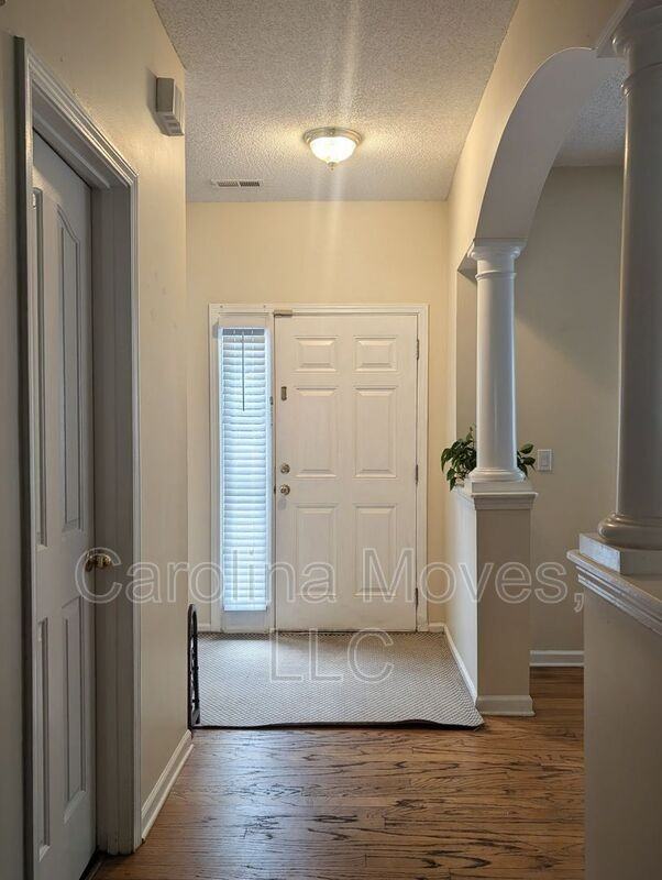 518 Grafton Ct - Photo 3 of 17