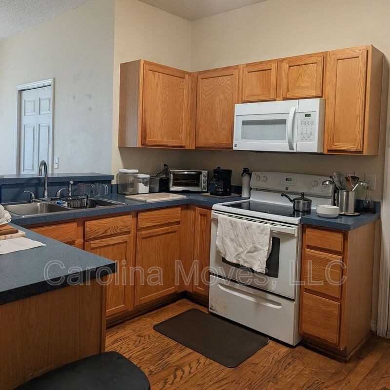 518 Grafton Ct - Photo 7 of 17