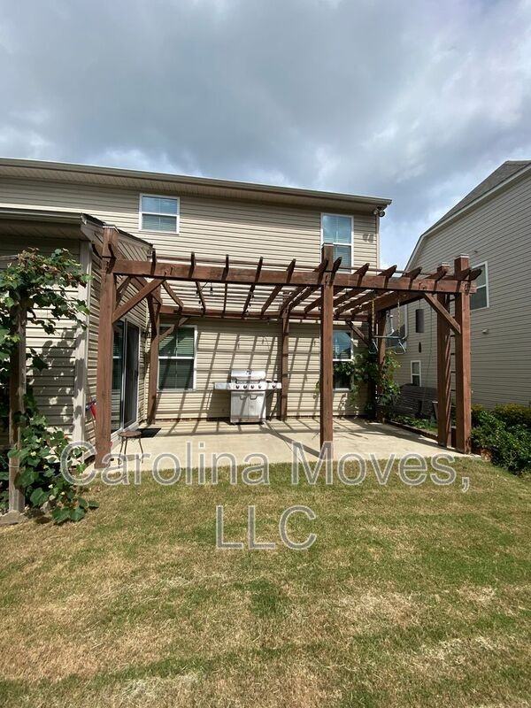 204 Barbours Ln - Photo 3 of 22