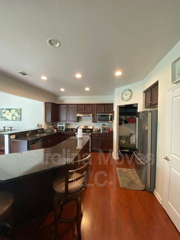 204 Barbours Ln - Photo 7 of 22