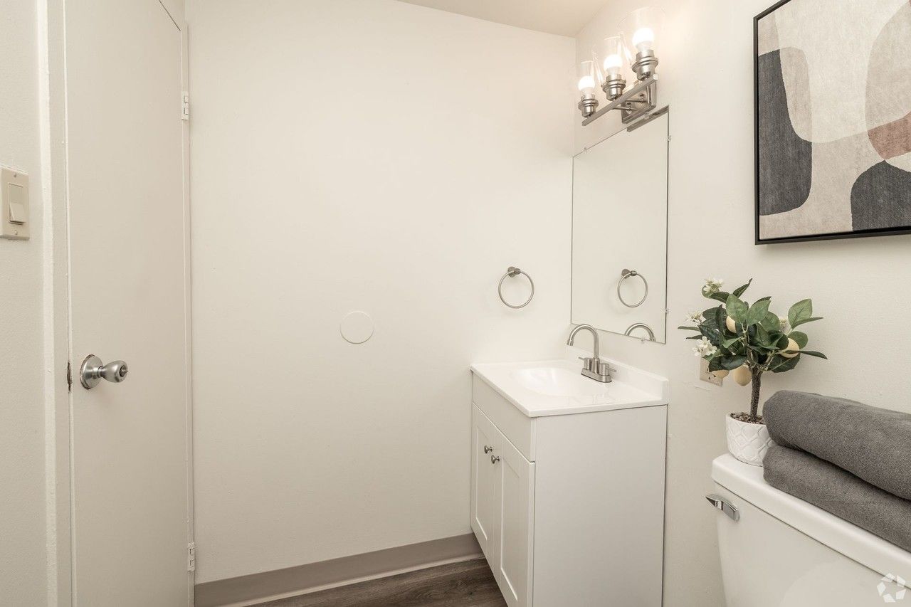 Stafford Apartments - Photo 5 of 50