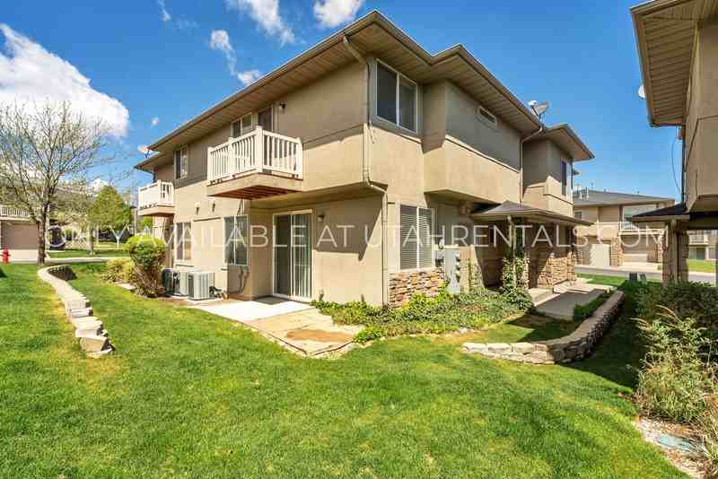 6623 W Blue Iris Dr - Photo 2 of 20