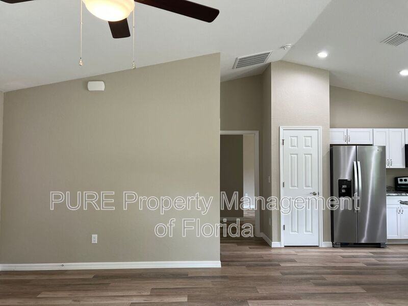 8 Locust Loop - Photo 5 of 31