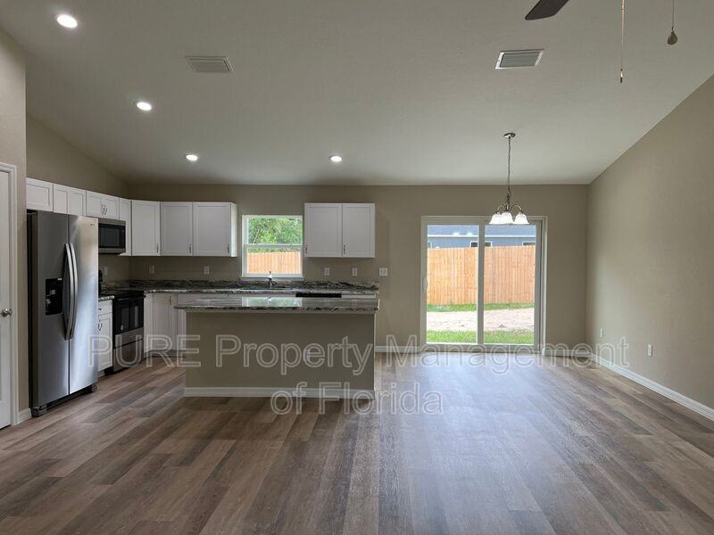 8 Locust Loop - Photo 6 of 31