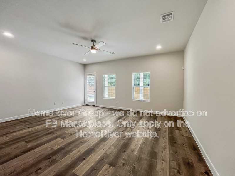 454 Suffolk Dr - Photo 3 of 20