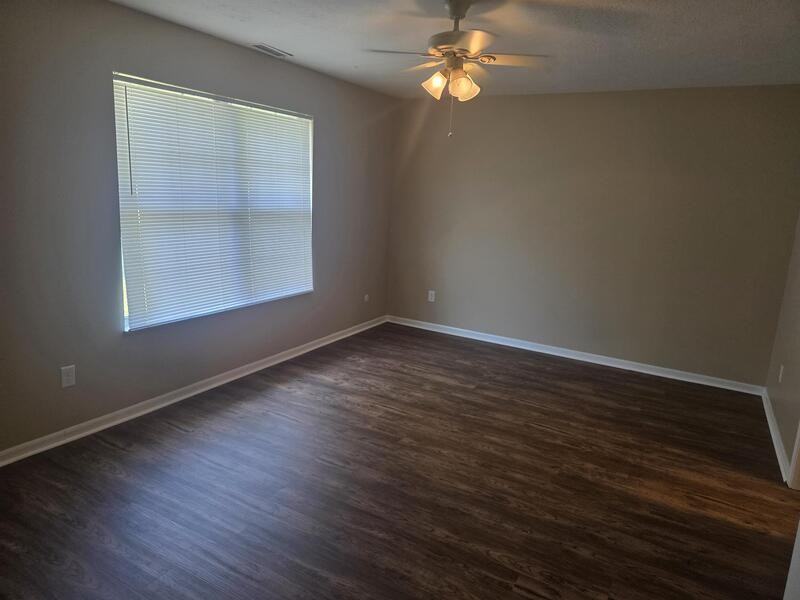 146 Nancy Ln - Photo 5 of 10