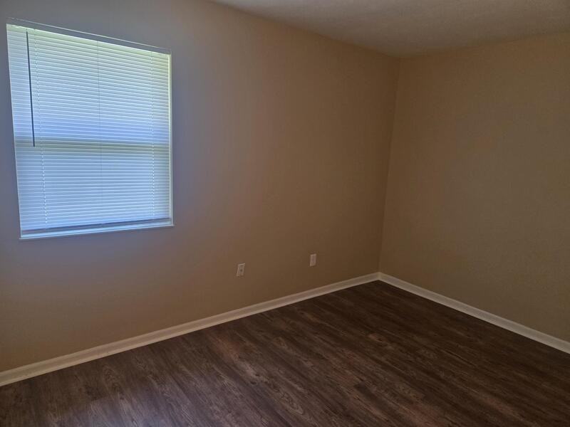 146 Nancy Ln - Photo 7 of 10