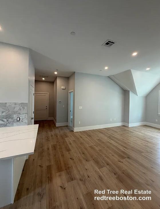 9 Holton St #5 - Photo 3 of 8