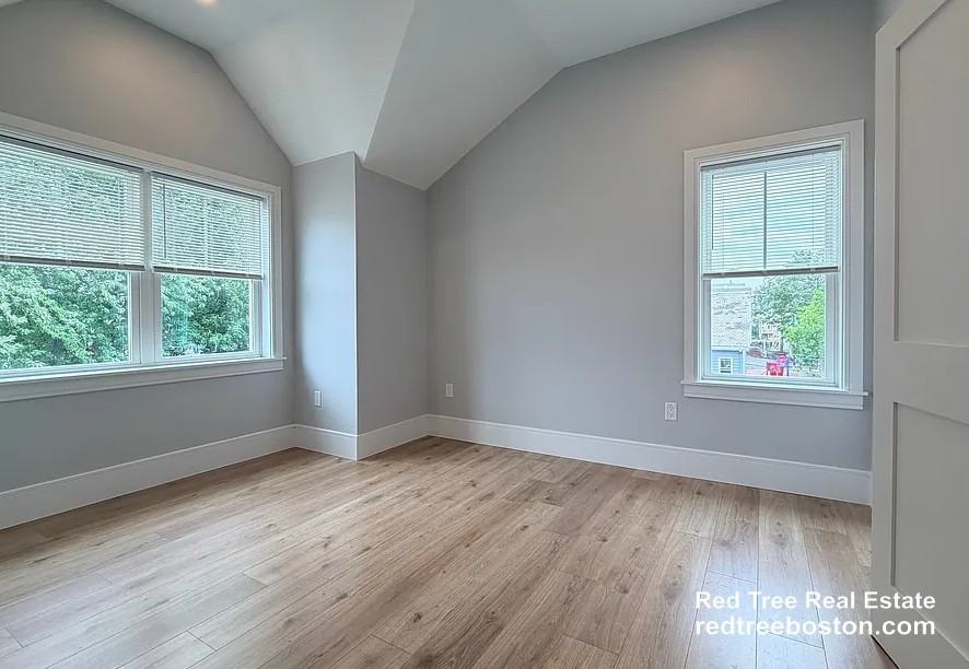 9 Holton St #3 - Photo 3 of 8