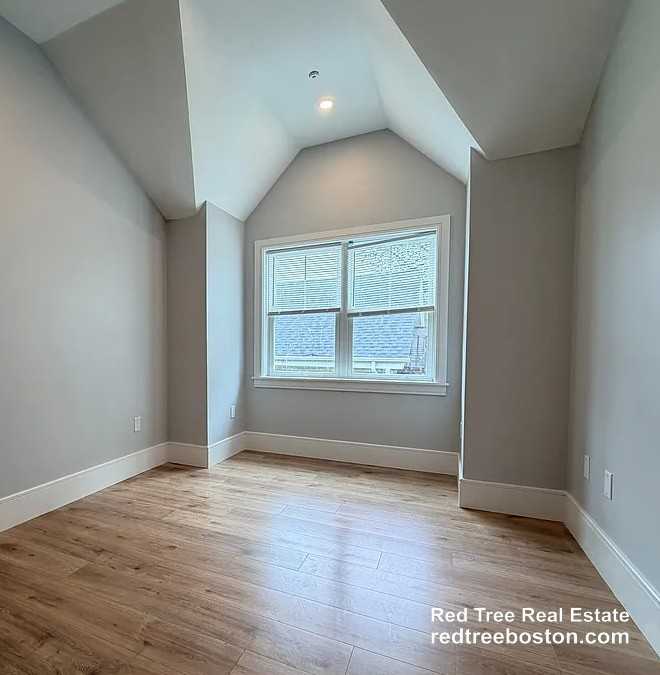 9 Holton St #3 - Photo 6 of 8