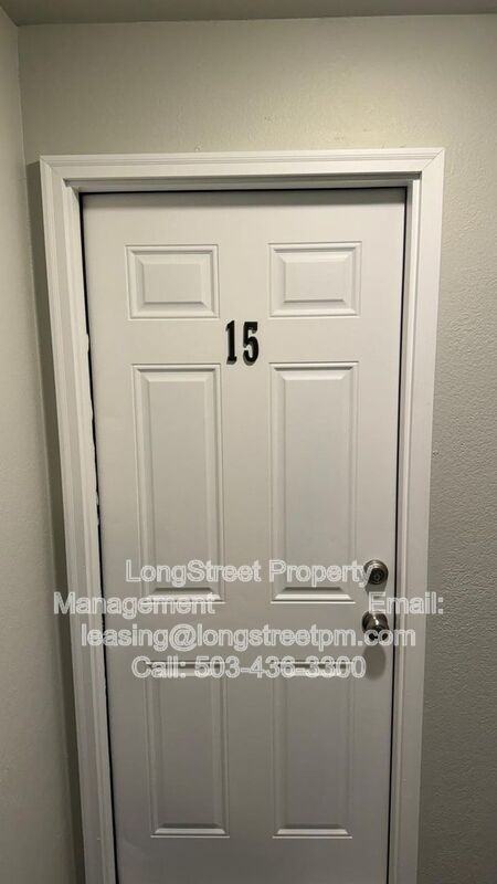 915 Sw Adams Ave #3 - Photo 3 of 12