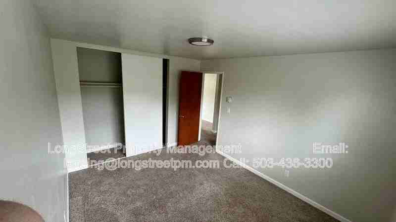 915 Sw Adams Ave #3 - Photo 5 of 12